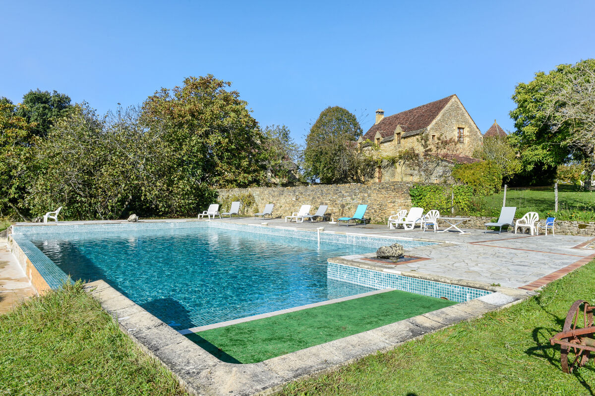 Vue sur piscine Maison Beynac-et-Cazenac