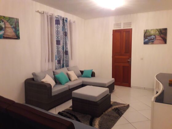 House 3 km away from the beach for 8 ppl. with jacuzzi at Deshaies
