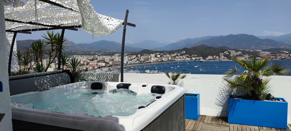 Amazing appartement 1 km away from the beach for 6 ppl. with jacuzzi