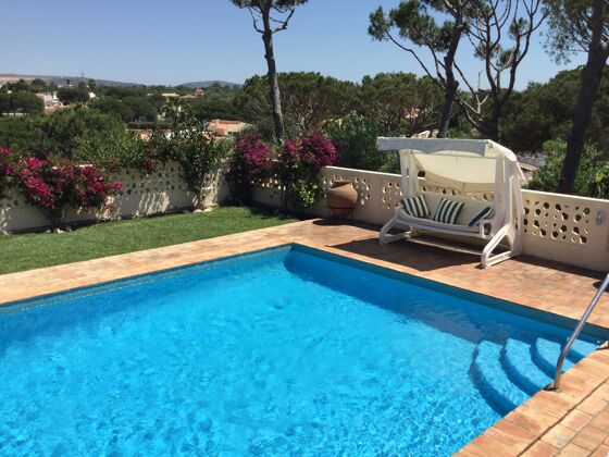 Villa 3 km vom Strand entfernt für 9 Pers. mit Schwimmbad in Vilamoura