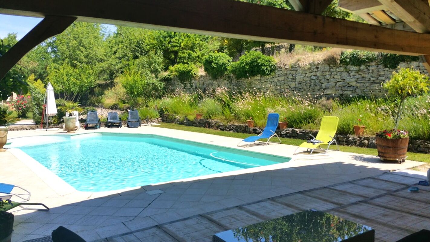 Vista sulla piscina Villa Malaucène