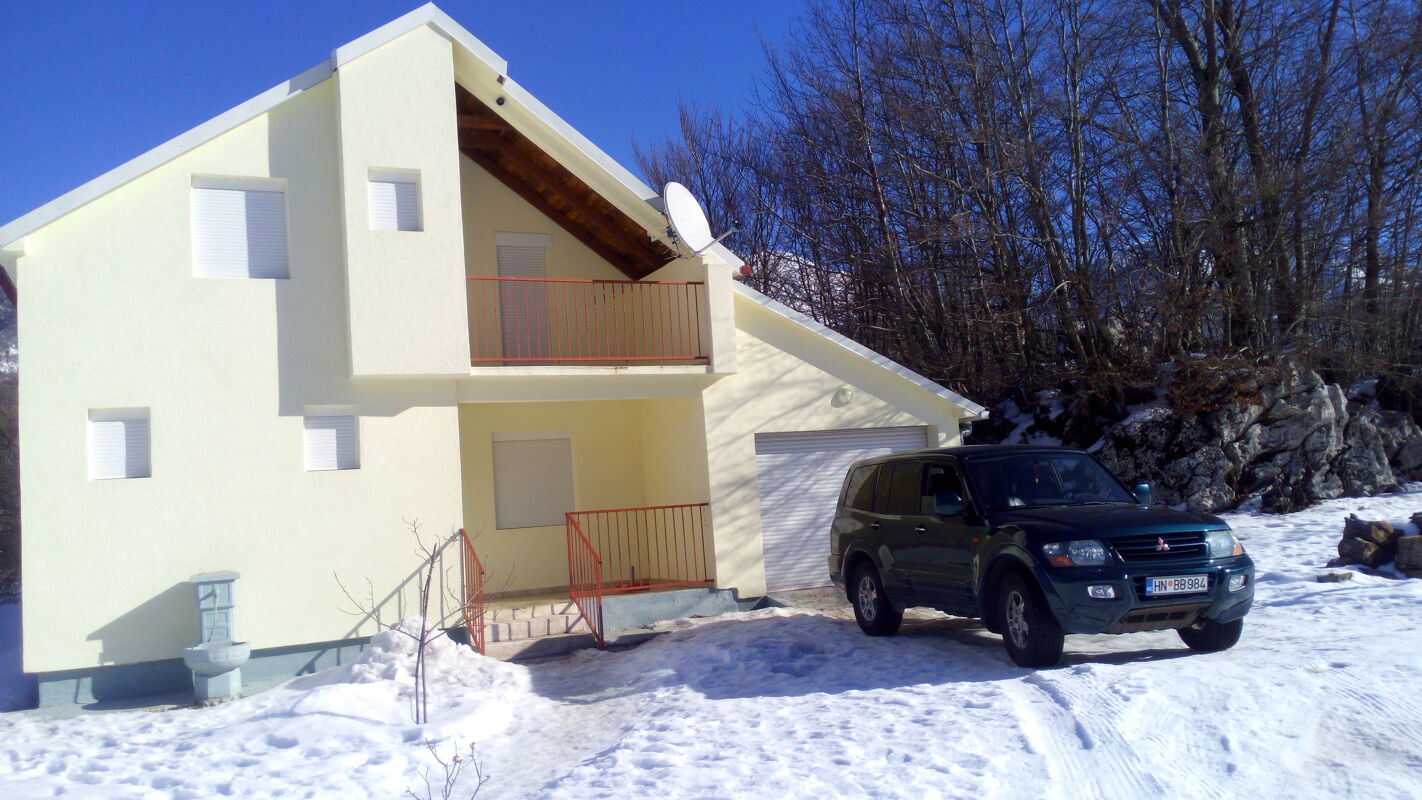 Front view Chalet undefined