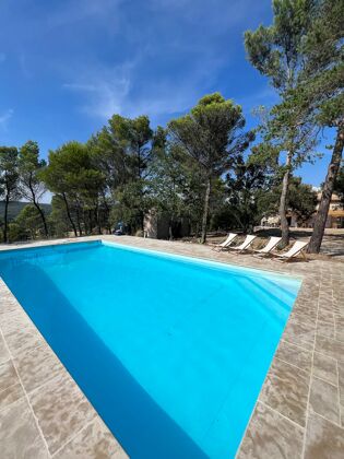 Big villa for 10 ppl. with swimming-pool, garden and terrace at Murs