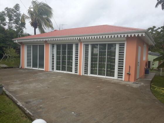 House 3 km away from the beach for 2 ppl. with shared pool and garden