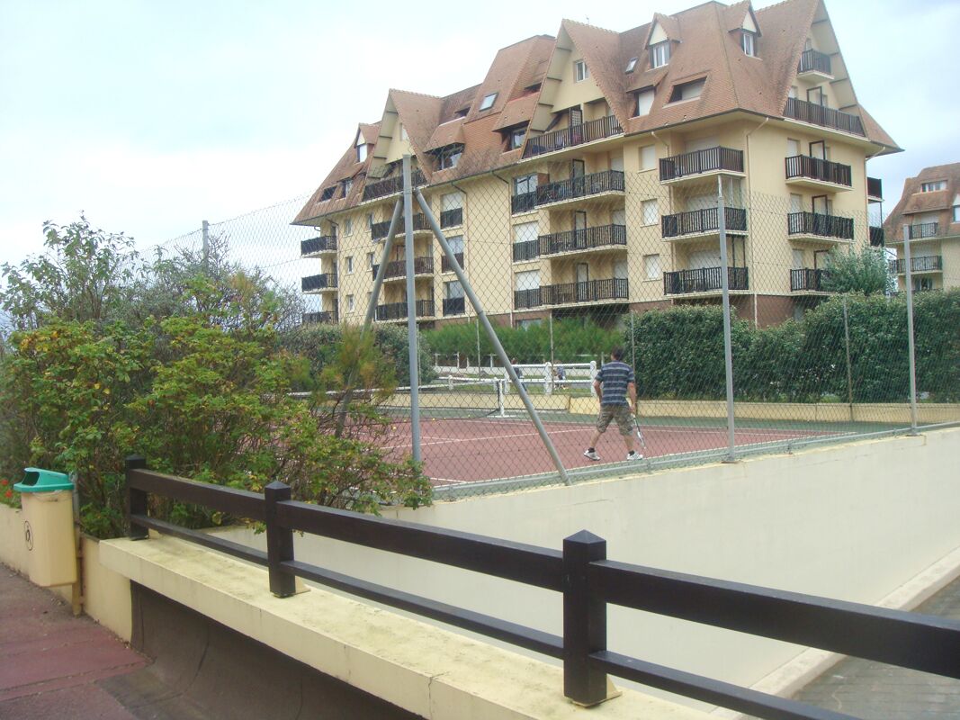 Terrain (volley-ball/tennis) Appartement Cabourg