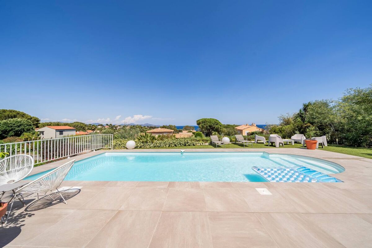 Swimming pool view House Roquebrune-sur-Argens
