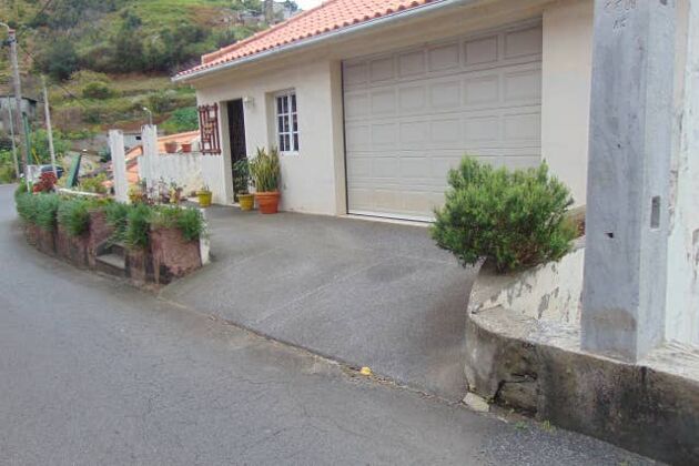 Nice house 4 km away from the beach for 5 ppl. at Machico