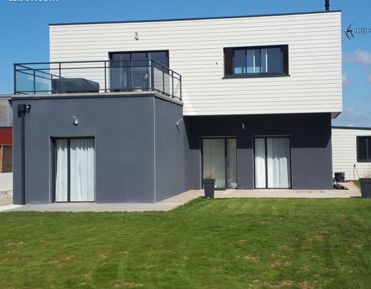 Bonita casa para 6 pers. con vistas al mar y terraza en Plouescat