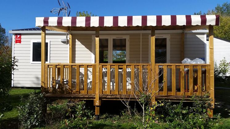 Joli bungalow pour 6 pers. avec piscine partagée et jardin à Onzain