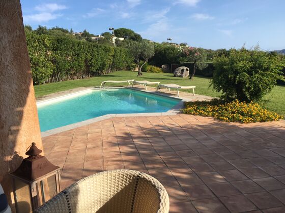 Villa 600 m away from the beach for 8 ppl. with swimming-pool at Palau
