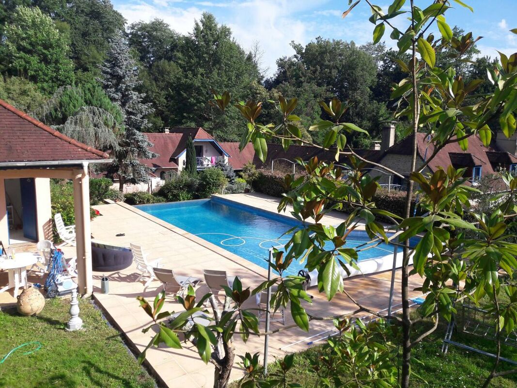 Vue sur piscine Villa Jurançon