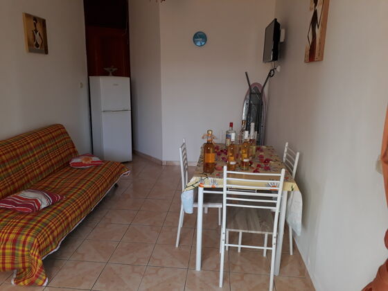Appartement 10 km away from the beach for 4 ppl. at Baie Mahault