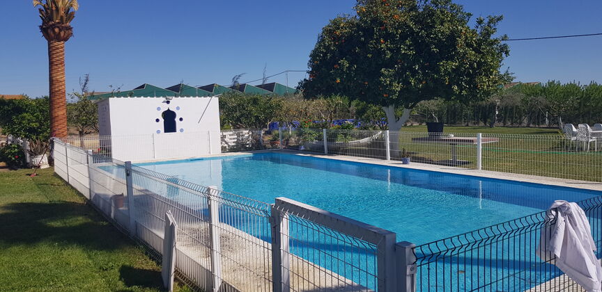Chalet for 14 ppl. with swimming-pool, garden and terrace at Utrera