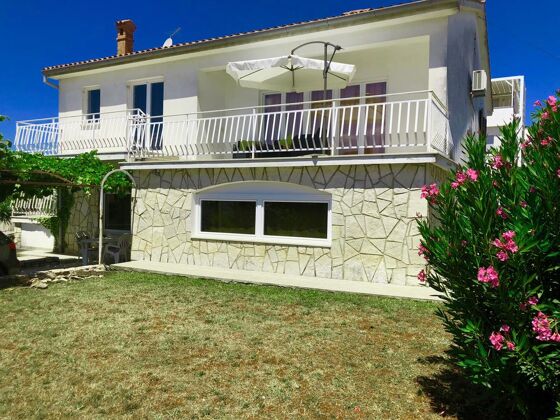 Amazing appartement 400 m away from the beach for 3 ppl. at Novigrad