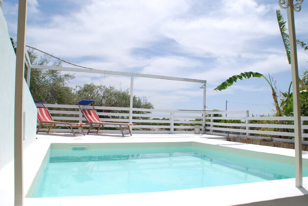 Villa für 12 Pers. mit Schwimmbad, Garten und Terrasse in Augusta