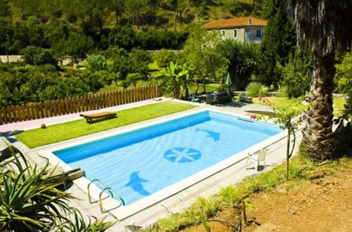 Vue sur piscine Maison Porto de Mós