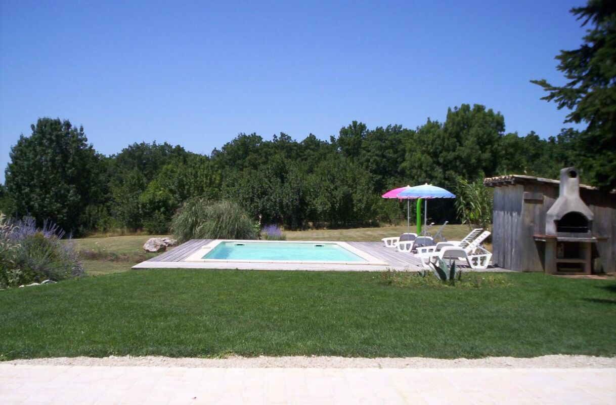 Vista sulla piscina Casa Saint-Cirq