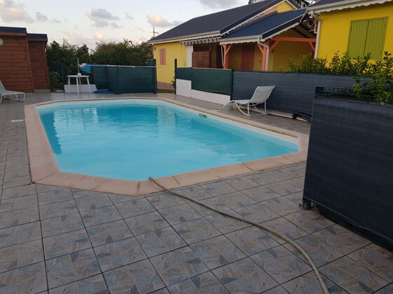 House 4 km away from the beach for 6 ppl. with shared pool and garden
