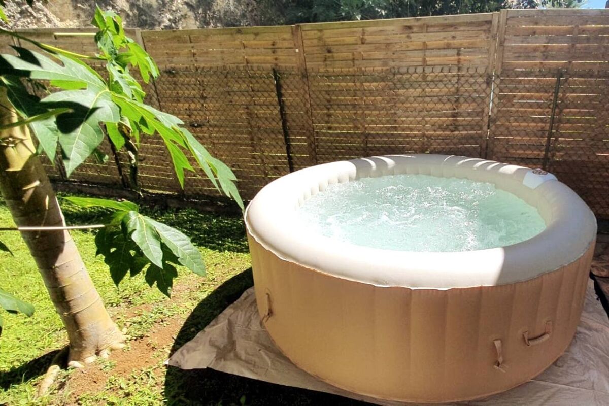 Jacuzzi House Les Abymes