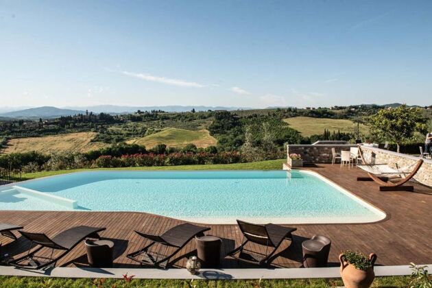 Villa per 10 pers. con piscina, giardino e balcone a Montespertoli
