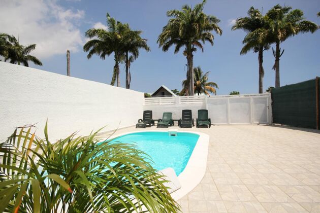 Beautiful villa 2 km away from the beach for 2 ppl. with swimming-pool