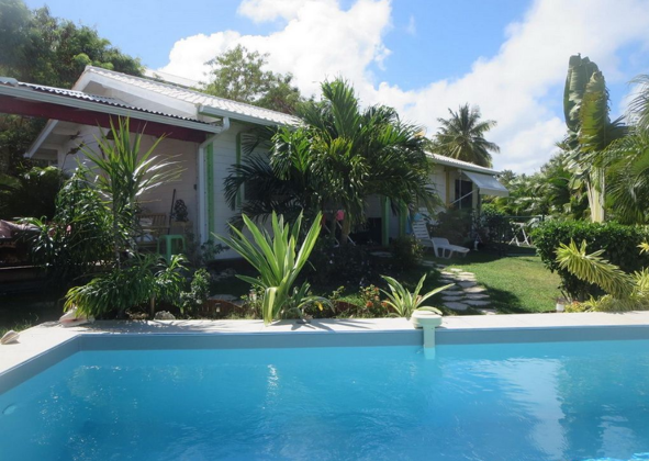 Bungalow 2 km away from the beach for 2 ppl. with shared pool