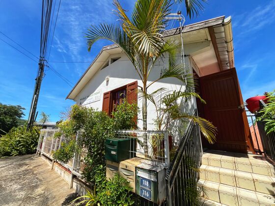 House for 6 ppl. with sea view, terrace and balcony at Saint-Leu