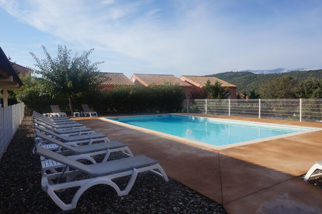 Nice appartement 3 km away from the beach for 8 ppl. with shared pool