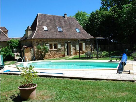 House for 6 ppl. with swimming-pool and terrace at Sainte-Alvère