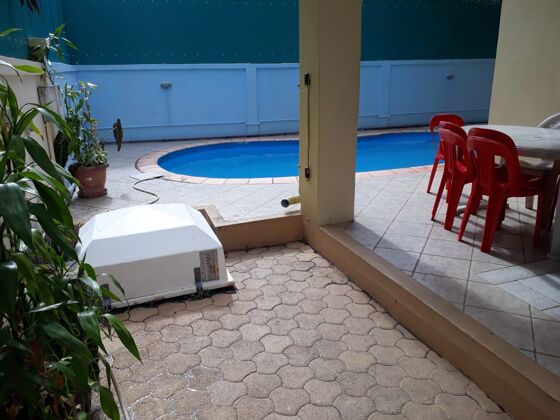 Villa für 8 Pers. mit Schwimmbad, Garten und Terrasse in Pereybere