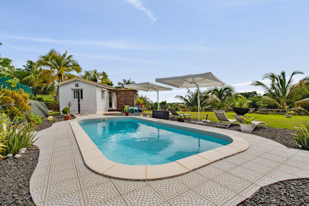 Amazing bungalow 10 km away from the beach for 3 ppl. with shared pool
