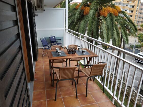 Apartamento para 4 pers. con piscina compartida y terraza en Salou