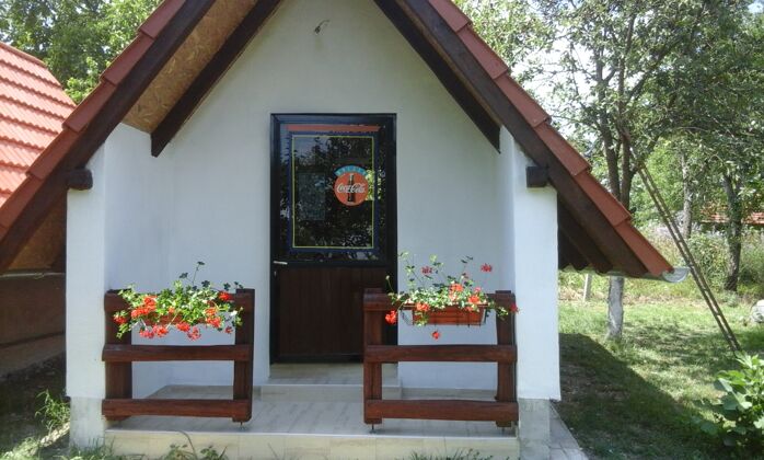Bungalow 1 km away from the beach for 2 ppl. with garden at Kutina