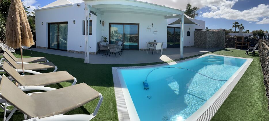 Spacious villa 1 km away from the beach for 4 ppl. with swimming-pool