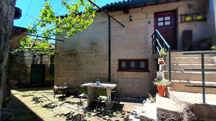 Schönes Haus für 4 Pers. mit Terrasse in Lindoso