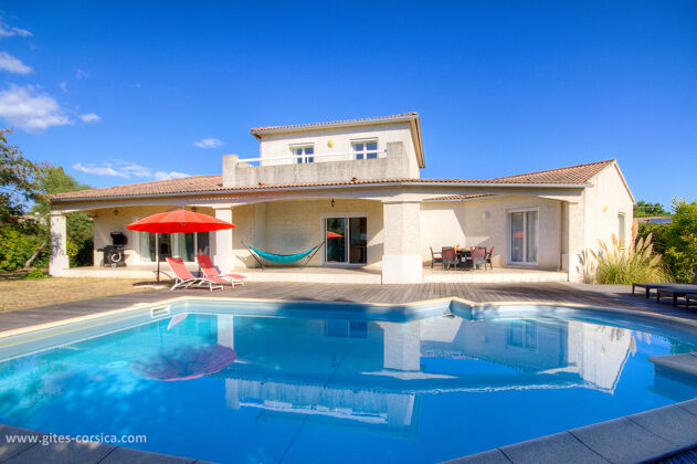 Villa à 15 km de la plage pour 8 pers. avec piscine et jardin à Borgo