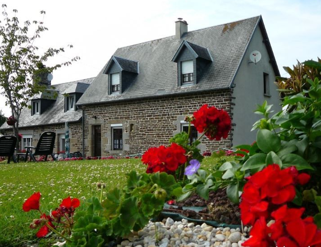 Vista frontal Casa Saint-Laurent-de-Cuves