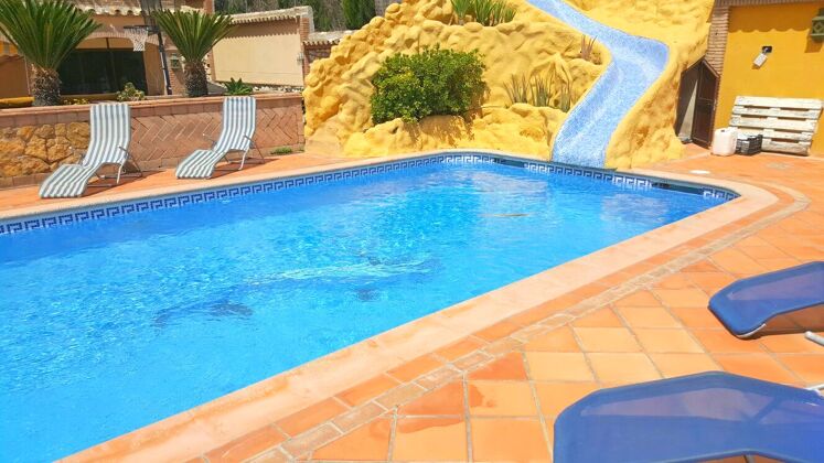 Spaziosa villa per 6 pers. con piscina, giardino e terrazza a Écija