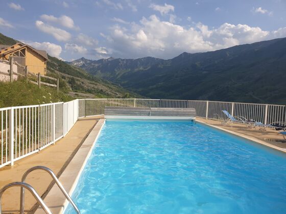 Appartamento a 300 m dalle piste da sci con accesso piscina e terrazza