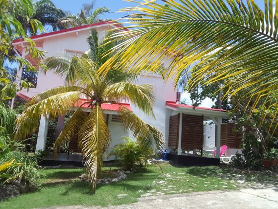 Bungalow 500 m away from the beach for 4 ppl. with sea view and garden