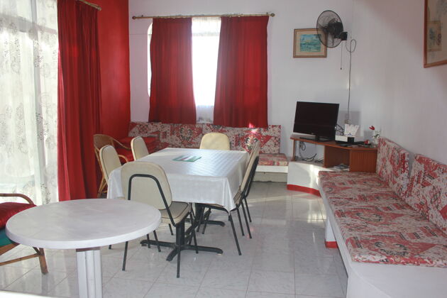 200 m away from the beach! Nice appartement for 4 ppl. at Pereybere