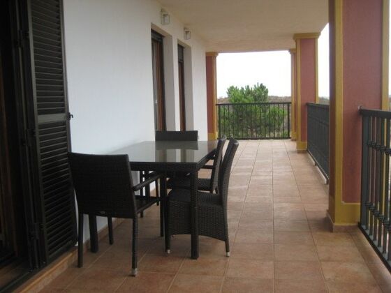 Appartement 8 km away from the beach for 4 ppl. with shared pool