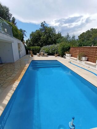 Big villa for 16 ppl. with shared pool and garden at Saint-Raphaël