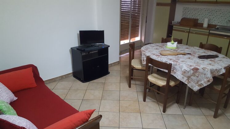 Property 4 km away from the beach for 6 ppl. with balcony at Milazzo