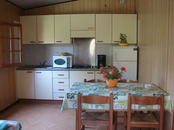 Bungalow 600 m away from the beach for 4 ppl. with garden and terrace