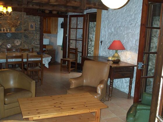Appartement for 8 ppl. with shared pool and terrace at Valleraugue