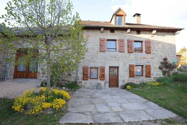 House for 8 ppl. with garden and terrace at Albaret-Sainte-Marie