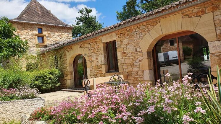 Bella casa per 4 pers. con accesso piscina e terrazza a Puy-l'Évêque
