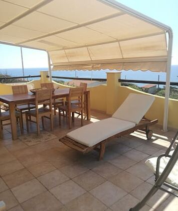 10 m away from the beach! Villa for 6 ppl. with sea view at Magomadas