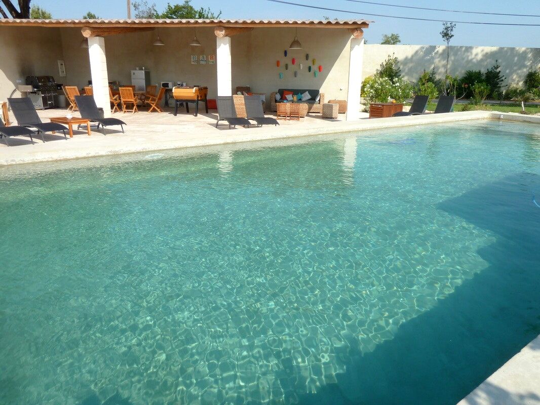 Vista sulla piscina Casa Pernes-les-Fontaines